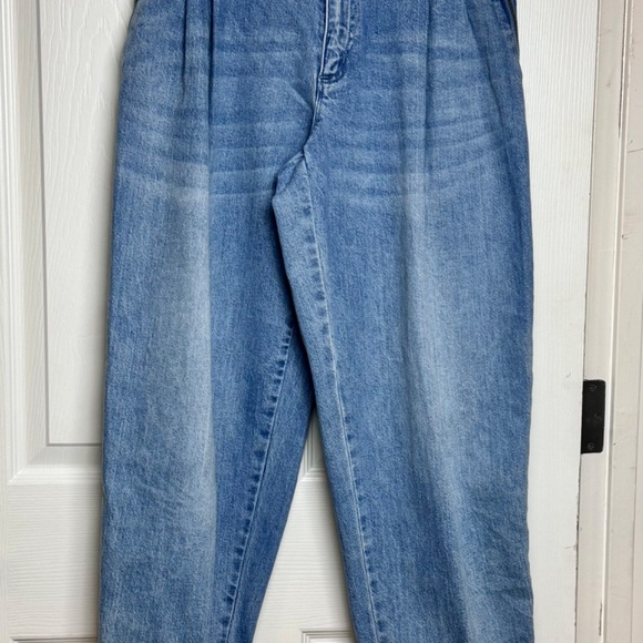 Michael Kors Adorable Balloon Leg Pleated Jeans - Picture 2 of 8